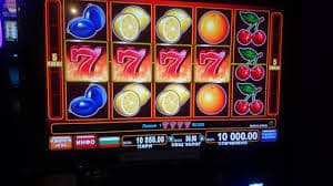 Antarmuka pawpaw4d pada perangkat mobile memperlihatkan sportsbook lokal dan taruhan live